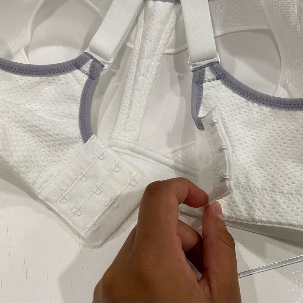 Wacoal Sport Wire Free Bra White Grey 32DDD Gym Athletic 852302 Supportive - Picture 5 of 8